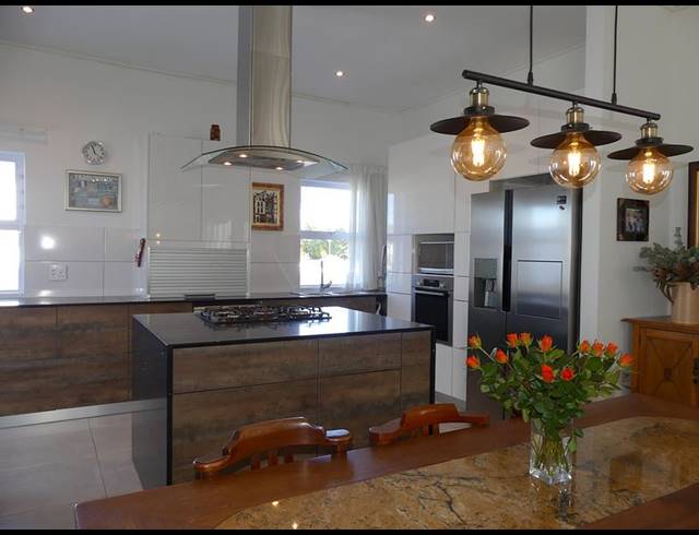 3 BEDROOM HOUSE FOR SALE IN LAMPIESBAAI
